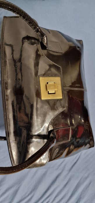 Geanta de dama din piele lacuita