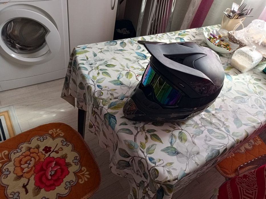 Продам шлем для мото для эндуро