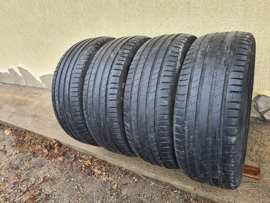 4 бр. летни гуми 235/55/19 Michelin 4 mm DOT 4015