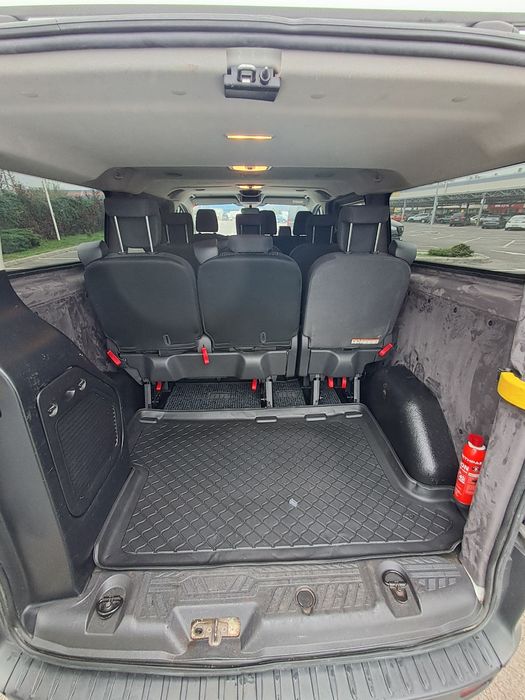 Închiriere microbuz 8+1 locuri– Stare Excelentă