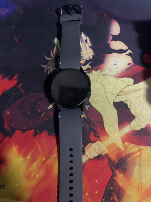 Vand sau schimb samsung galaxy watch FE pt 400 lei sau un apple watch