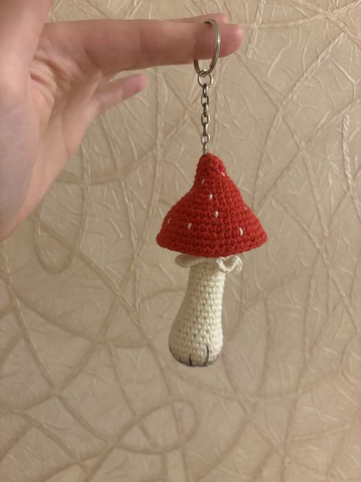 Брелок мухомор новый