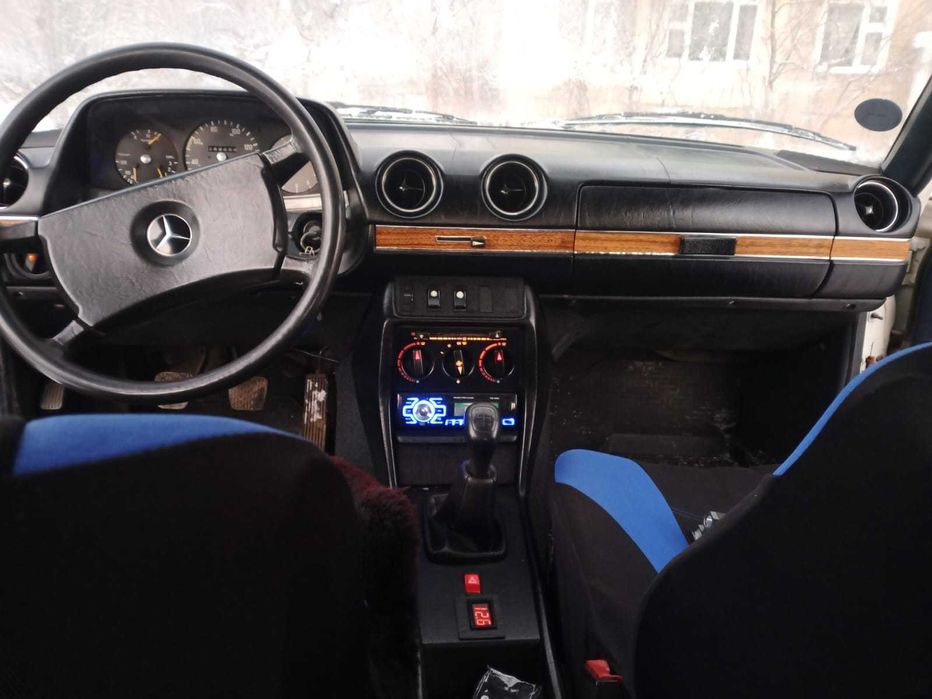 Daimler-Benz 200D W123   4мккп