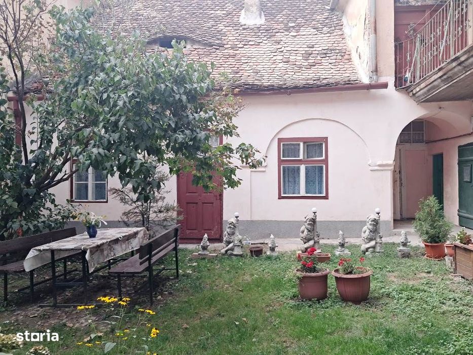 Apartament la casa in zona centrala pretabil birouri