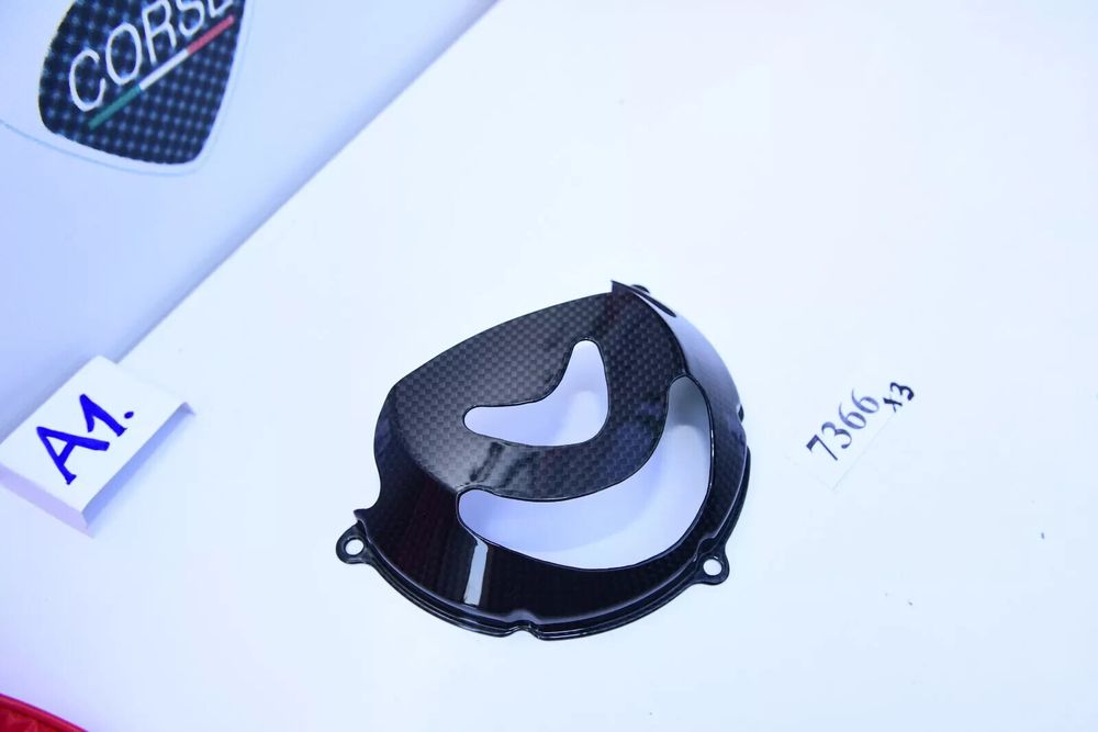 Capac ambreiaj carbon lucios Ducati 1198 / Streetfighter 1098