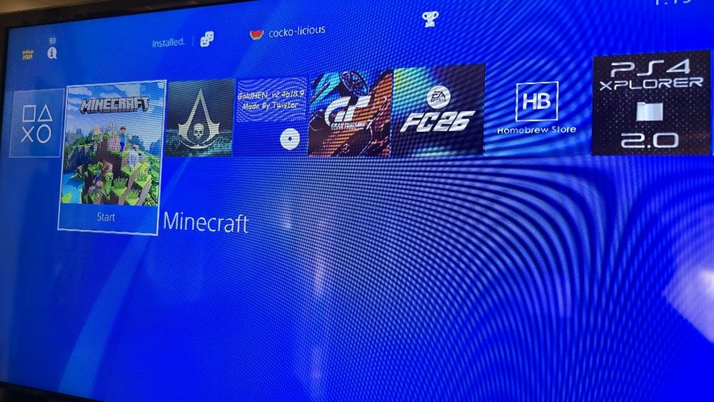 Vând Playstation 4 Phat Alb Modat 500GB/ Ps4 Phat Alb Modat 500GB
