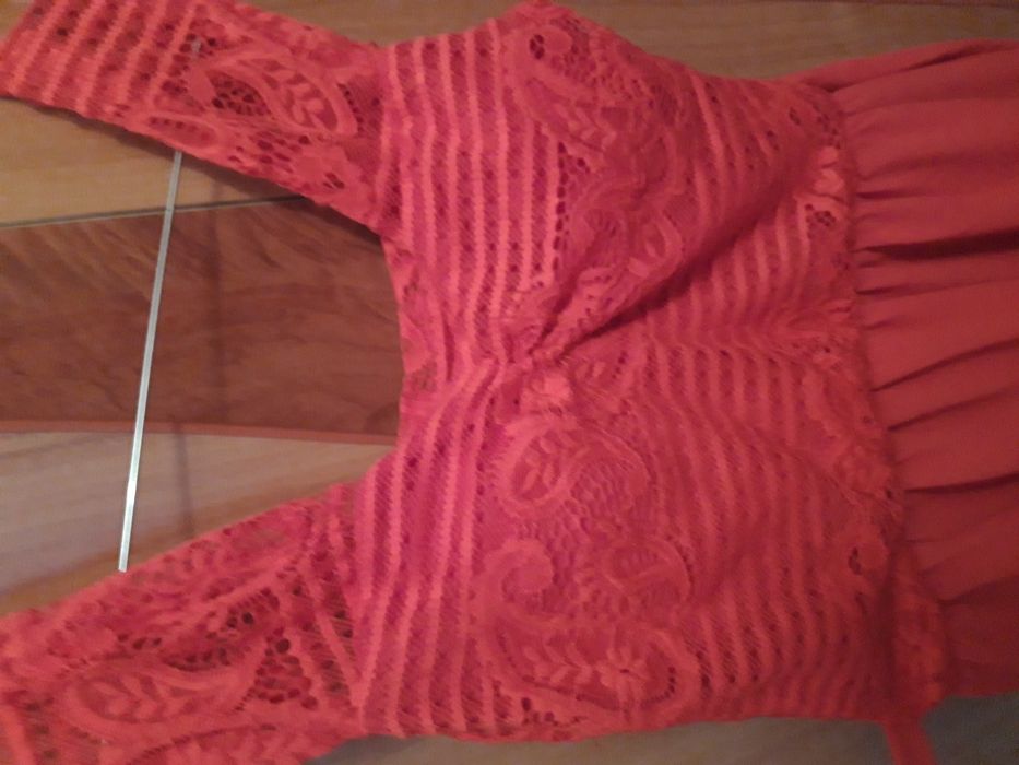 Rochie rosie cu bretele