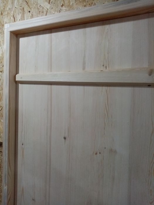 Дверь деревянная