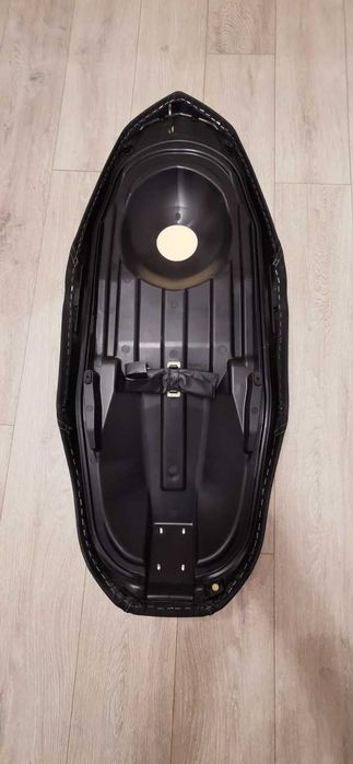 Sa joasa Yamaha XMAX sau TRICITY 300