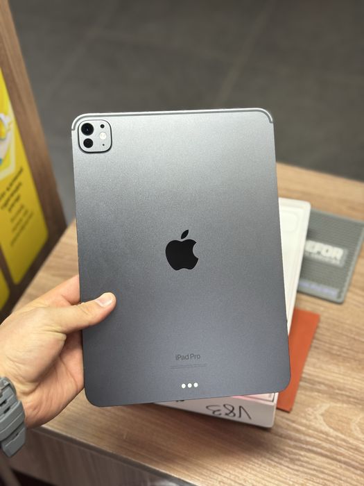 iPad Pro М4 / 256Gb / новый / 5 циклов