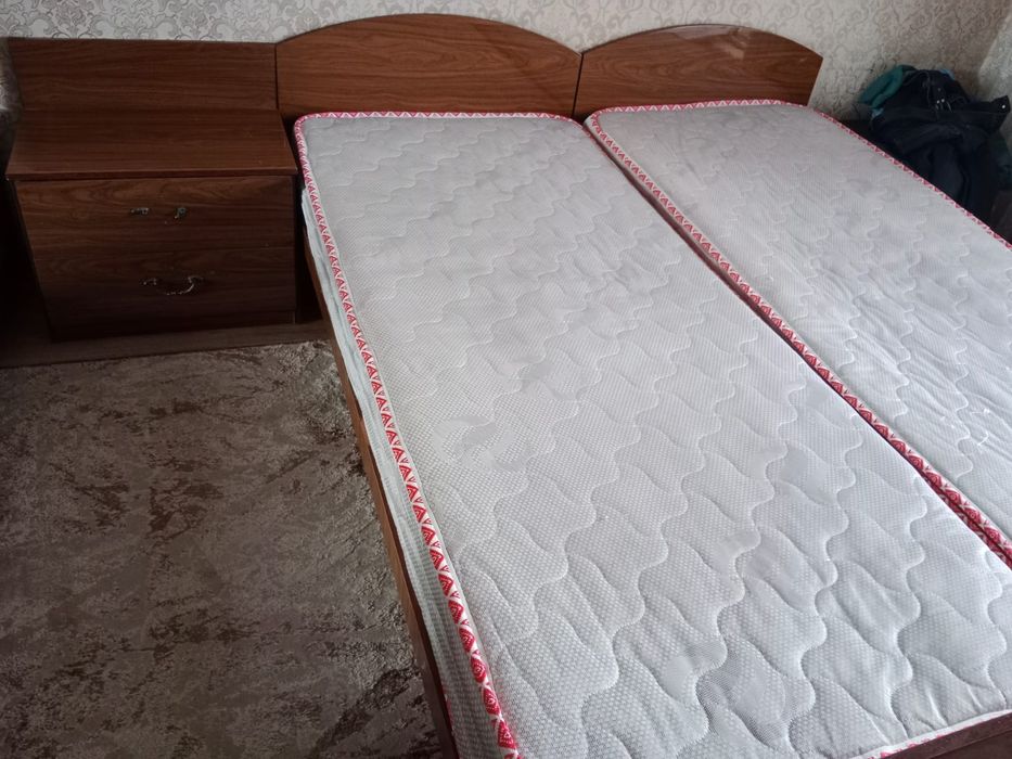 Спальный гарнитур