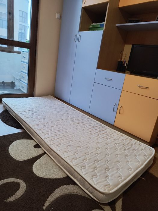 Топ матрак на Нани за легло с размер 82/190/8см - 23 евро 
Бургас, изп