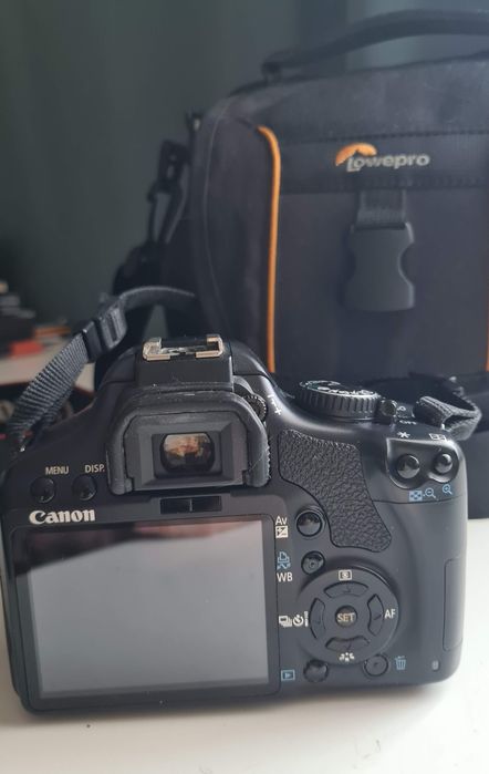 Aparat foto Canon EOS 450D + Obiectiv Canon EF-S 18–55mm IS – Stare im