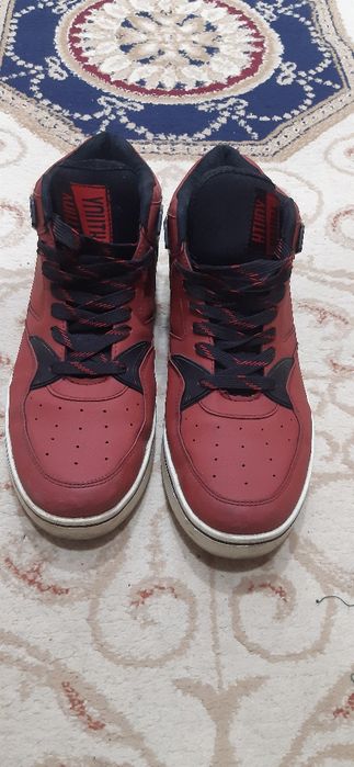 Продам кроссовки Waikiki