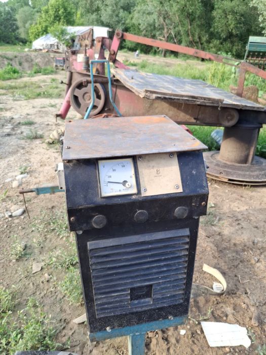 Vand generator  de curent  pentru tractor