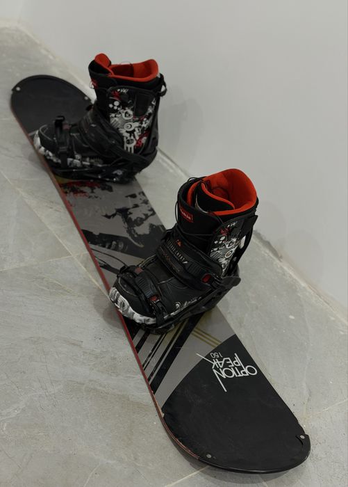 Продам сноуборд с креплениями и ботинками