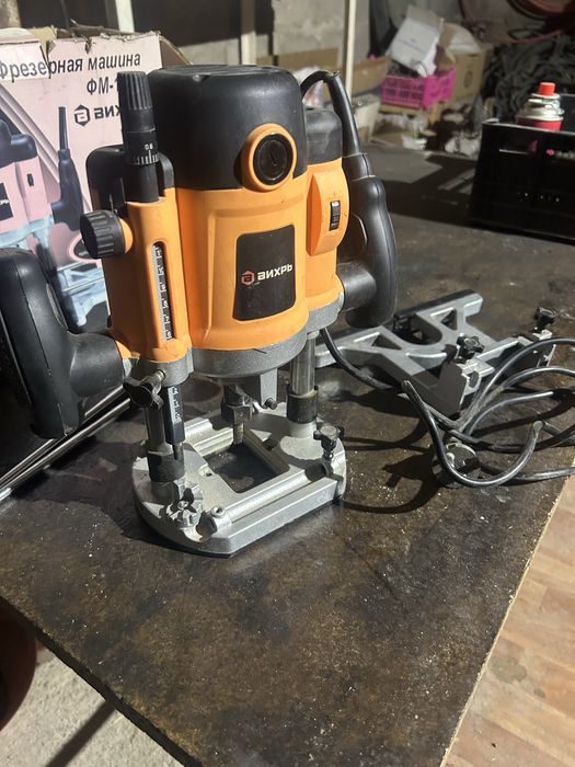 Фрезер вертикальный ВИХРЬ ФМ-1900