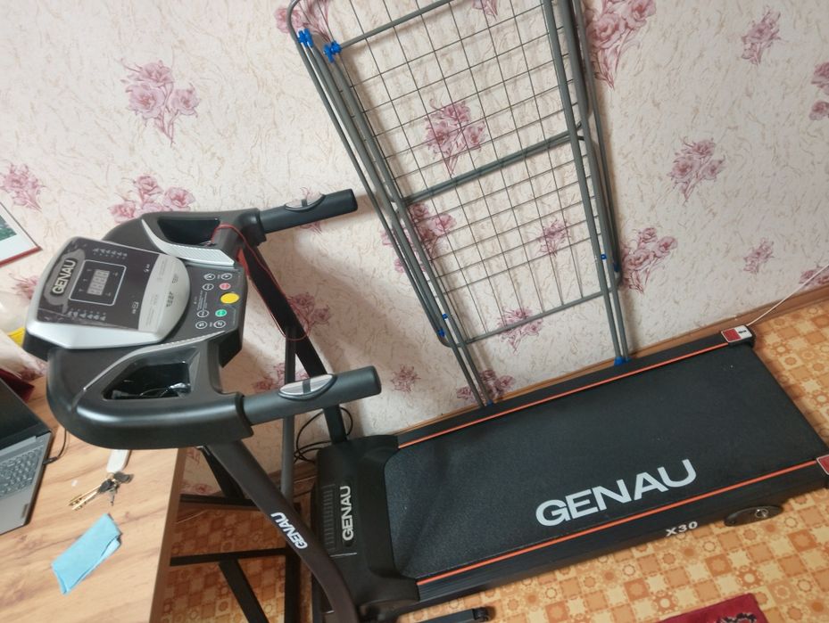 Продам беговую дорожку