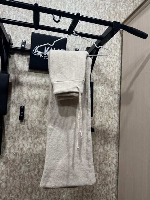 Женский костюм. С брюками.