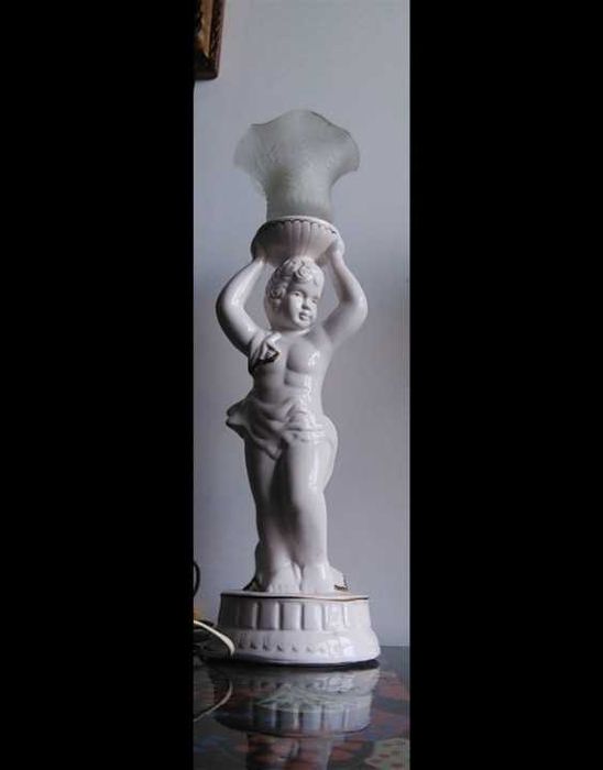 2 статуэтка из фарфора. продам