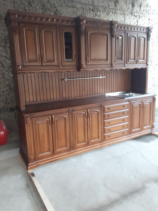 Yogʻoch eshik va mebellar