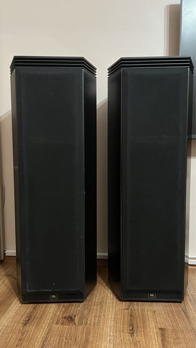 Vand o pereche boxe JBL HP 530  IMPECABILE