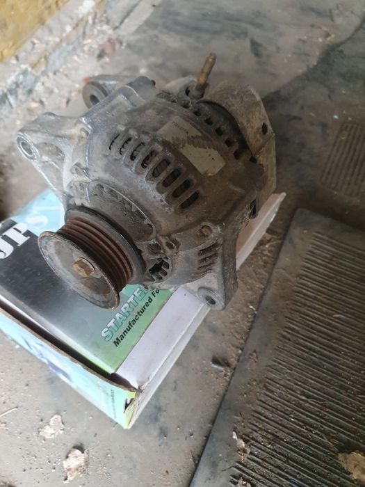 Продам стартер TOYOTA Avenses.