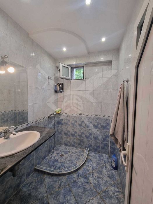 Дава се под наем Едностаен апартамент в Варна, Колхозен пазар - 30 кв.м за 200 € - Снимка #4