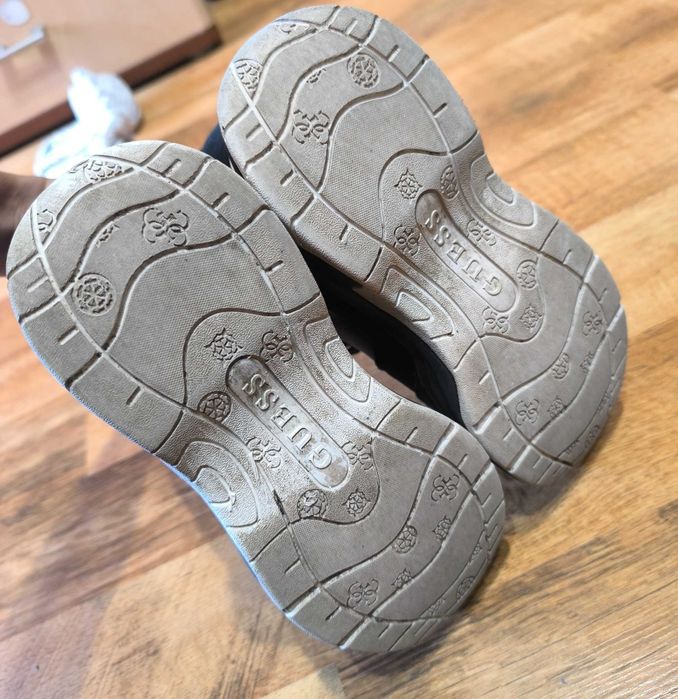 Дамски маратонки GUESS