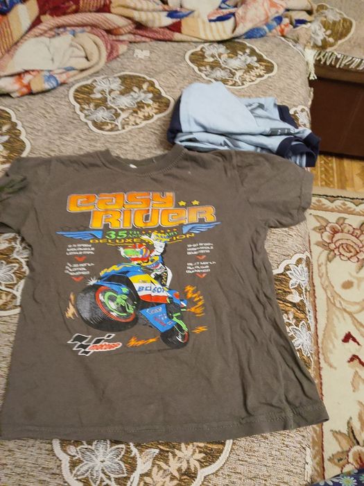 Отдам даром детскую одежду