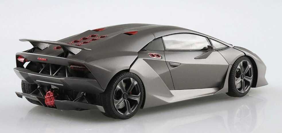 Lamborghini Sesto Elemento 2010, scara 1/24 – Kit complet de prezentare de la AOSHIMA