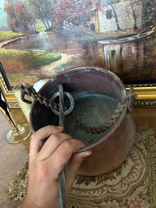 A145 Caldarusa de cupru batut si fier forjat 1,3kg 15x20D cm