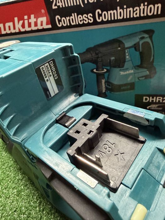 Чисто нов безчетков перфоратор  Makita DHR243