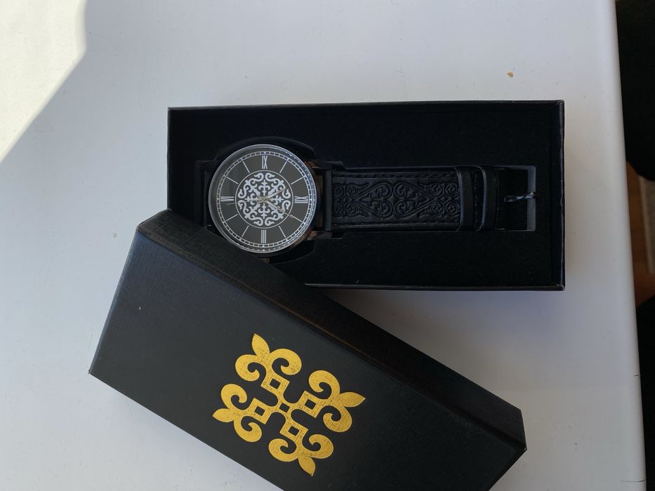 Продам новые часы кварцевый