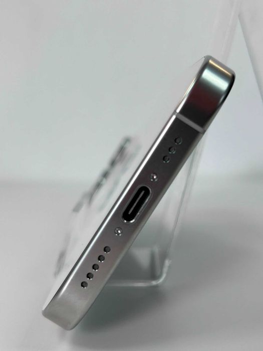 Phone 16 Pro 128GB White, baterie 89%, garanție 12 luni