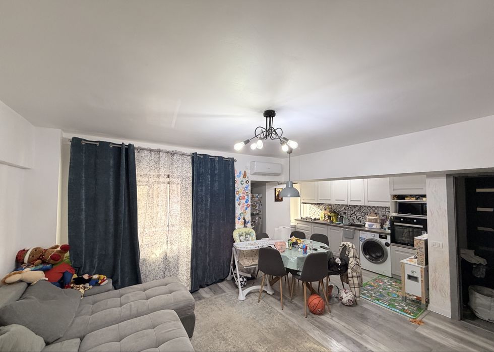 Apartament cu 4 camere