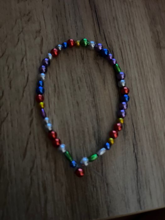 Гривни,колиета и обеци всичко общо струва 40лв