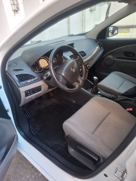 RENAULT Megane 2011 — imagine 3