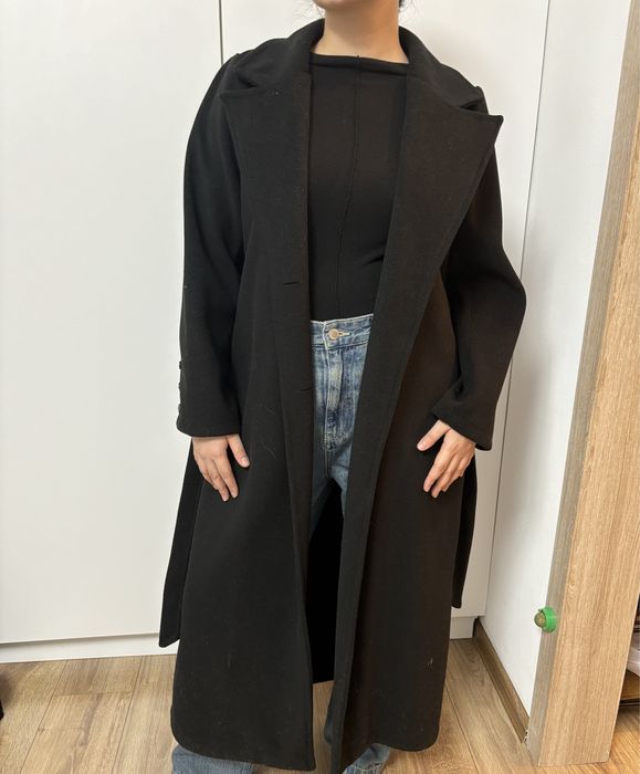 Черное длинное пальто