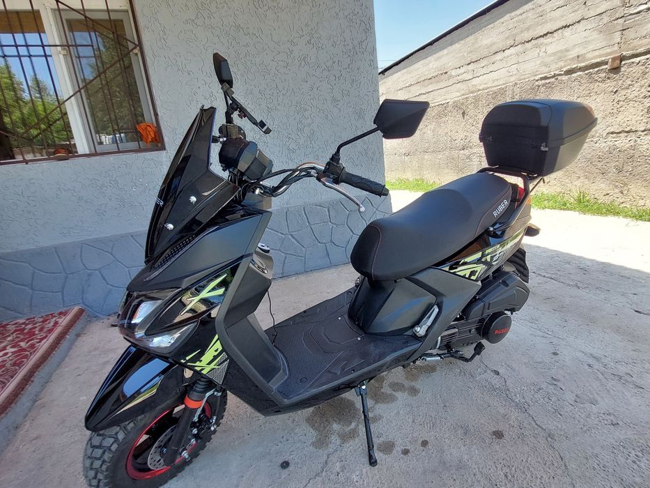 Продам скутер 500000