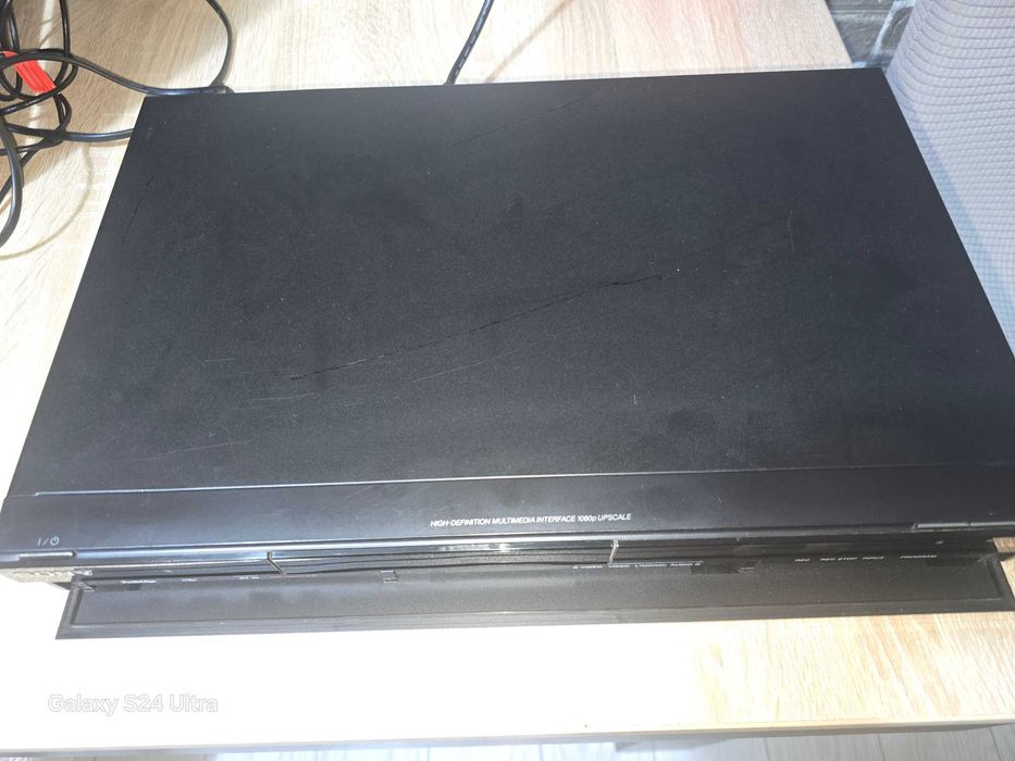 DVD Recorder Sony RDR-AT100, în stare bună de funcționare.