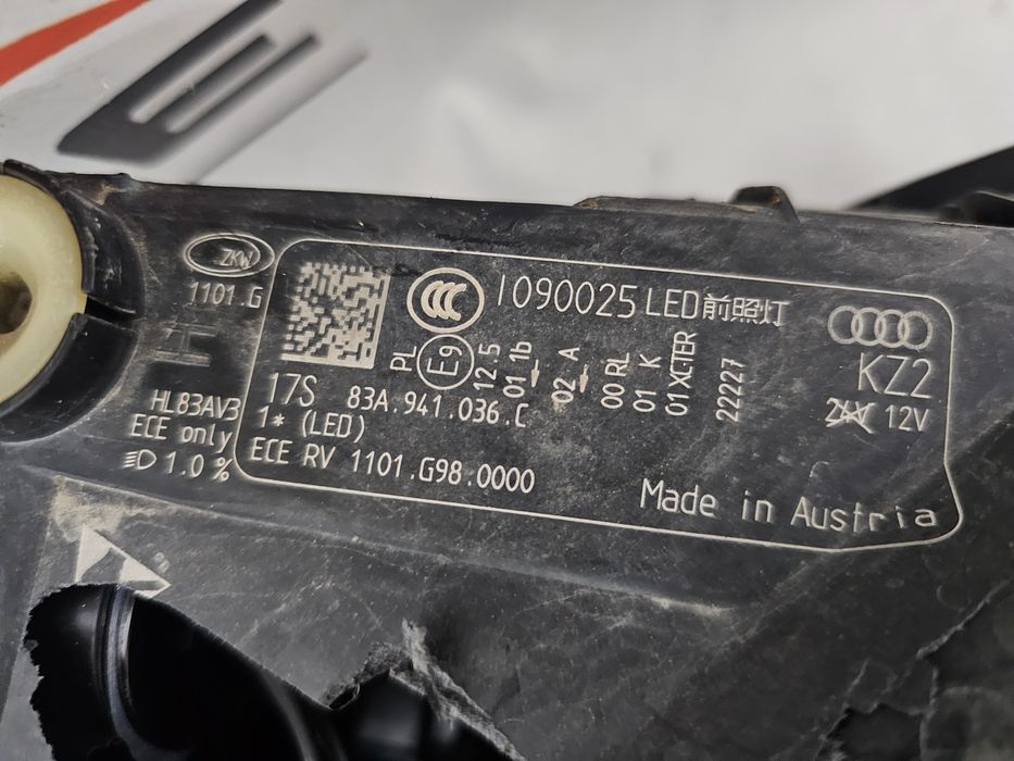 Far dreapta matrix led Audi Q3 dupa 2019 cod 83A941036C