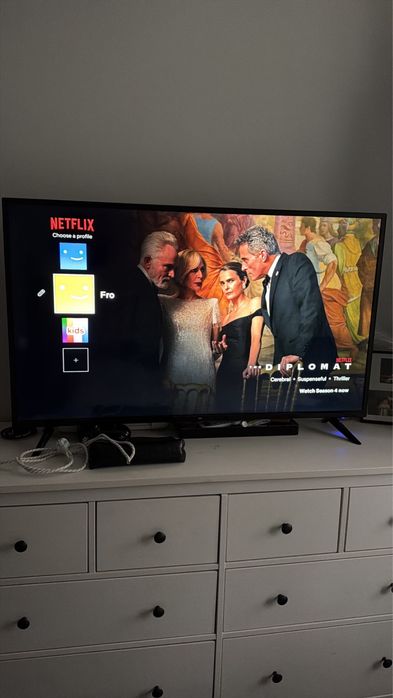 Televizor NEI Smart TV 50 inch 4K UHD LED – 127 cm