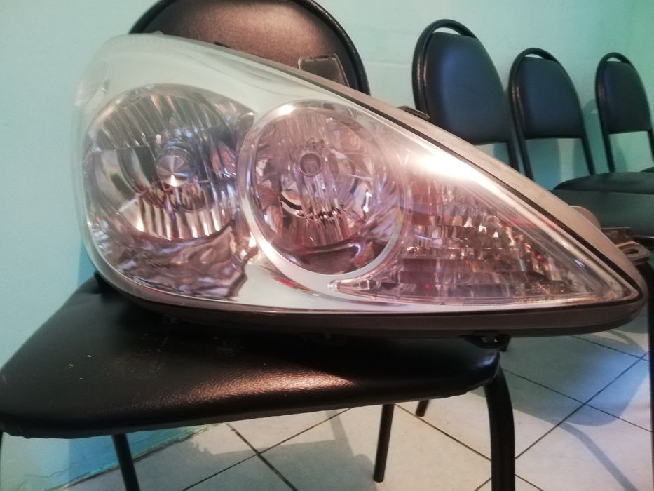 Фара на Lexus ES300