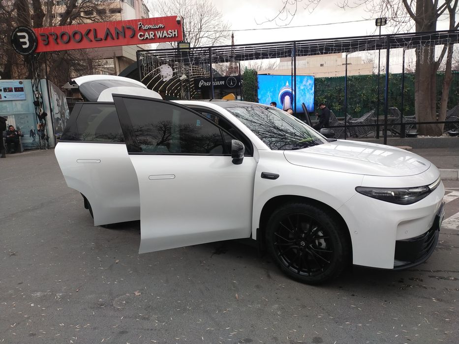 Elektromobil toliq Leapmotor C 10