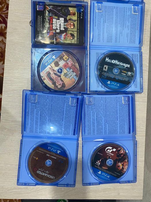 Продам PS4 slim 1TB