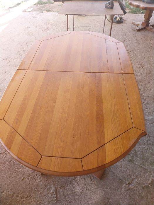 Masa de lemn masiv cu scaune