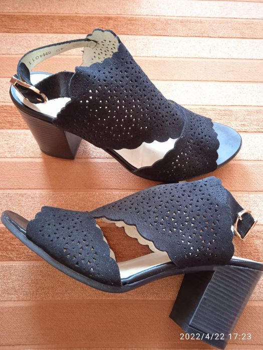 Вечерние платья. продам.