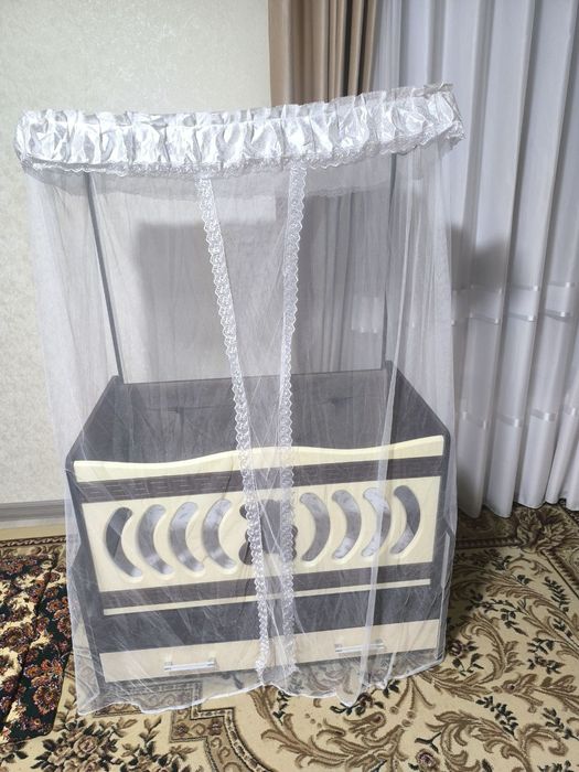 Продам детскую кроватку