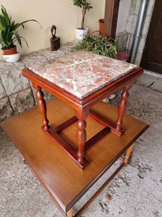 Превъзходна антикварна масичка